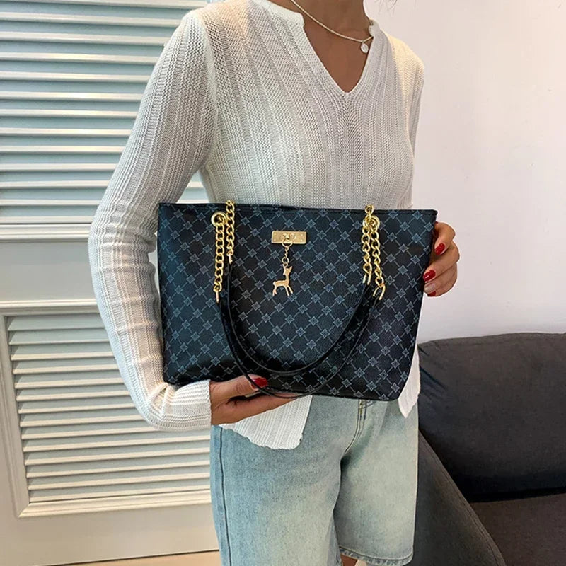 Women Luxury Design New Presbyopic Handbag Large Capacity Handbag Fashion Printing Shoulder Bag Trendy Shopping Bag with pendant