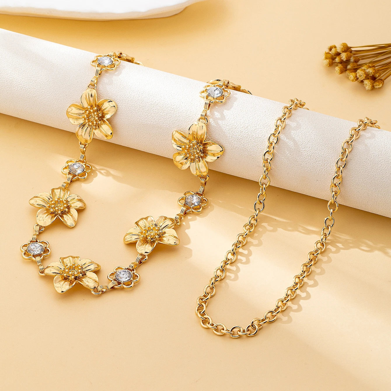 Women's Waist Chain, Shiny Floral Bohemian Style Waist Chain, Suitable for Daily Wear and Vacation Wear